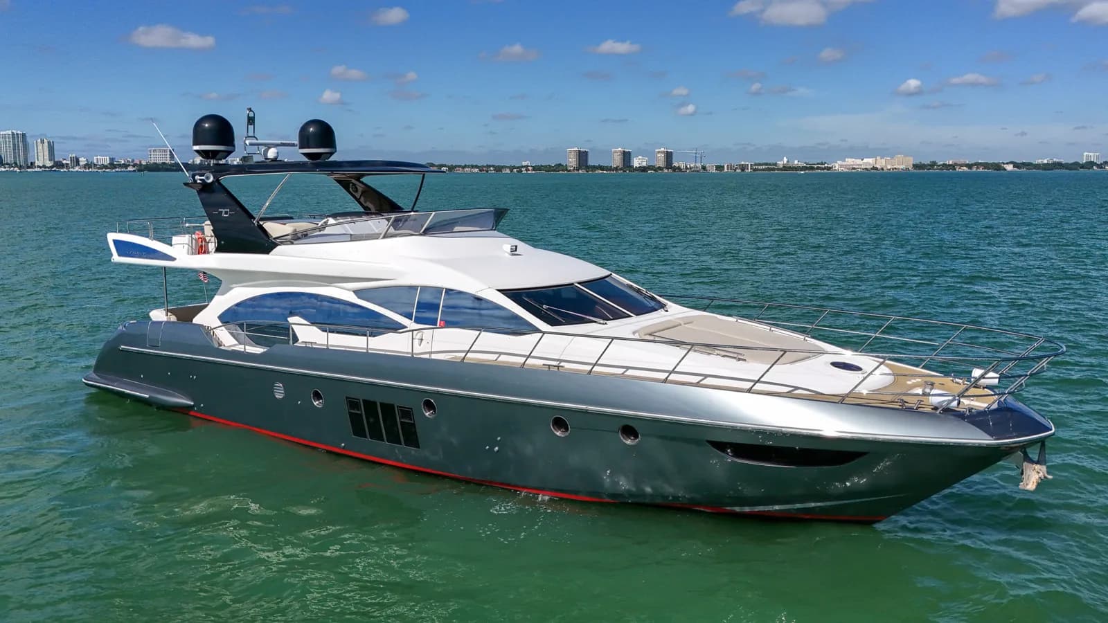 What to pack for a Miami yacht charter: a practical guest checklist